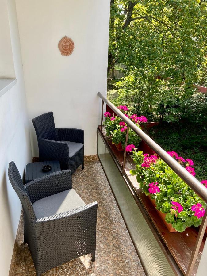 Apartment On Gellert Hill Downtown With Free Garage & Castle View Budapest Exteriör bild