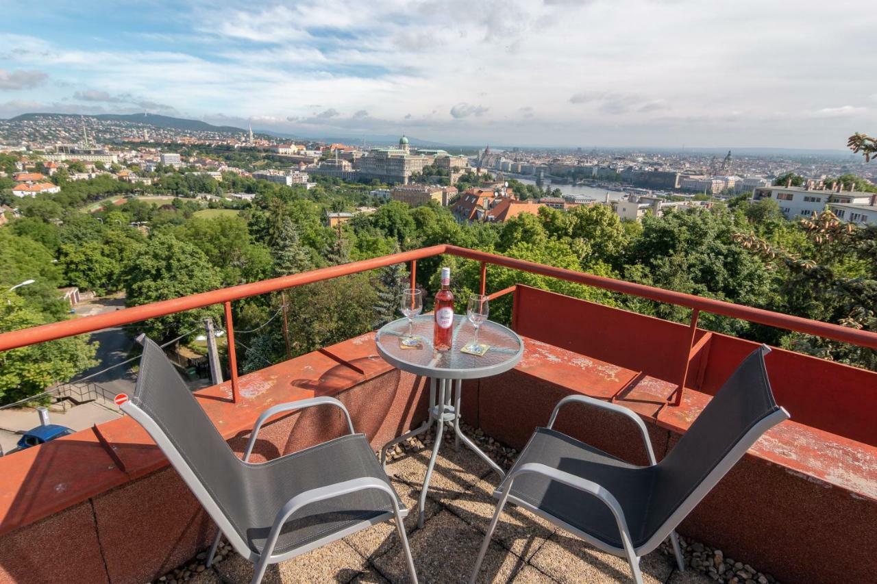 Apartment On Gellert Hill Downtown With Free Garage & Castle View Budapest Exteriör bild